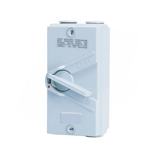 32A 3P SURFACE ISOLATING SWITCH